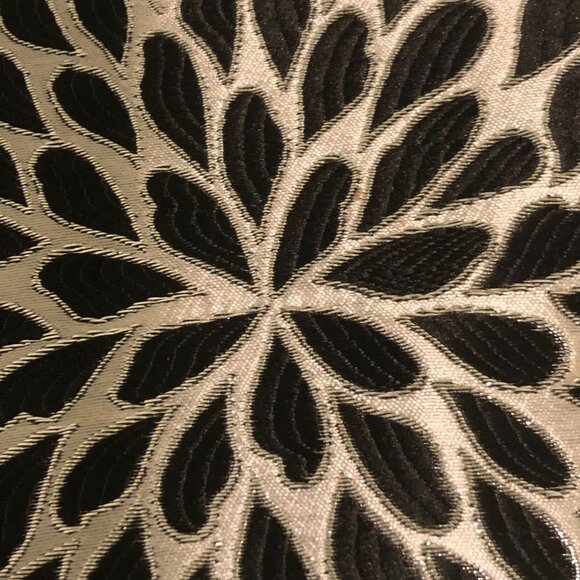 JULIE'S Quality Couture Paris Black and Silver Burst Design Jacquard Coat Sz XL - Picture 2 of 6